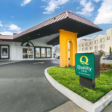 Quality Inn & Suites Sacramento Exterior photo