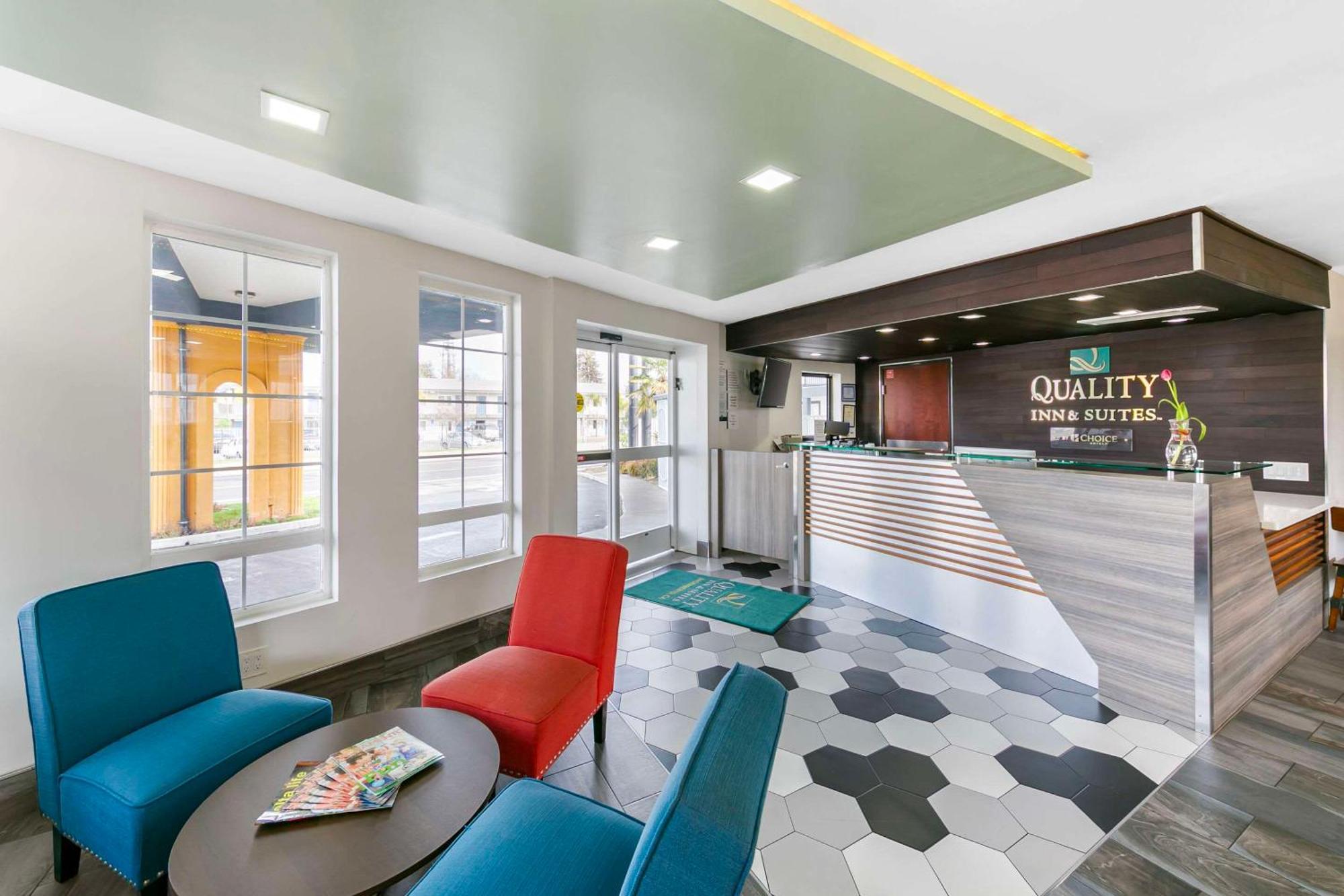Quality Inn & Suites Sacramento Exterior photo