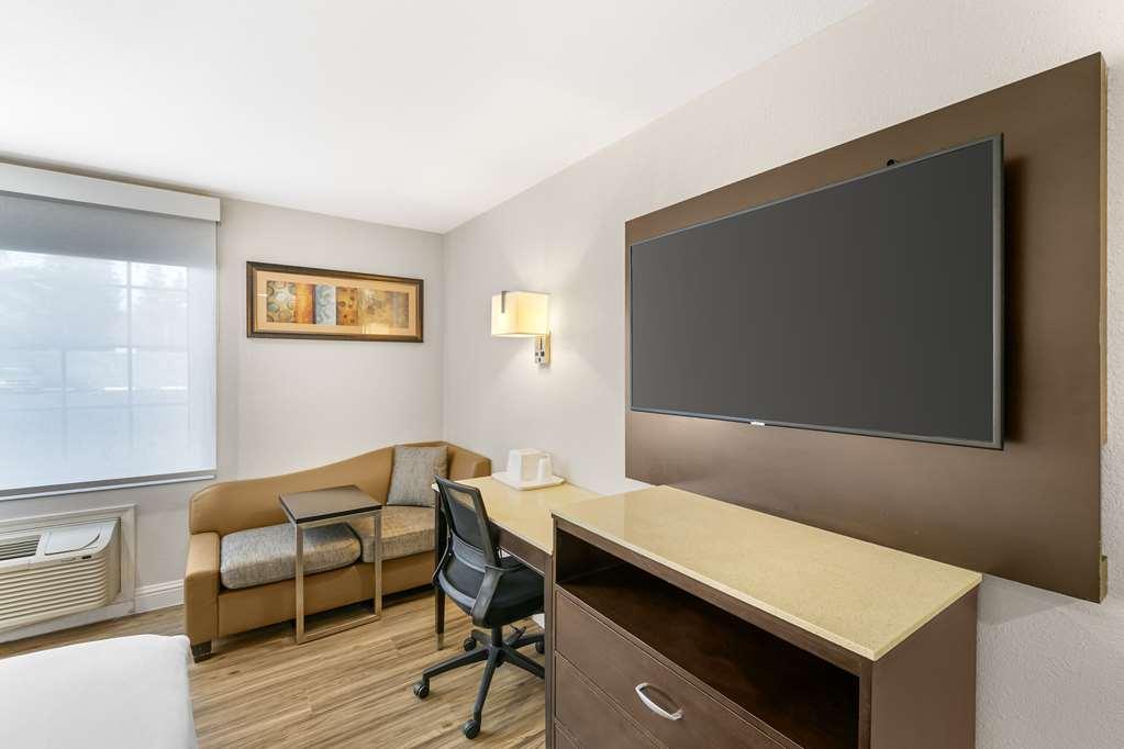 Quality Inn & Suites Sacramento Room photo