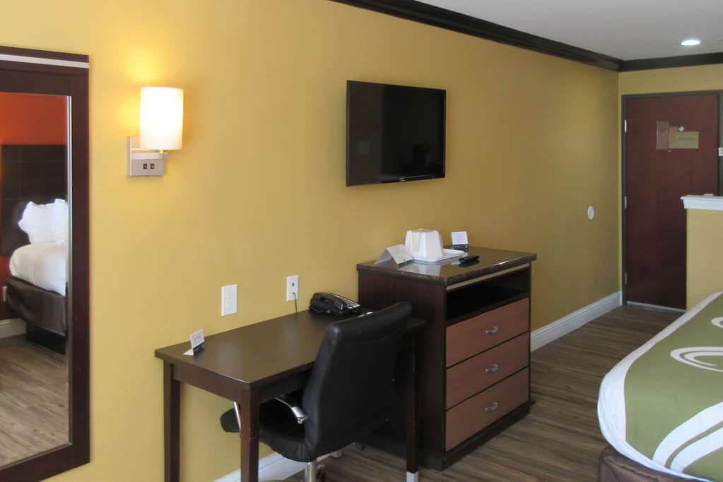 Quality Inn & Suites Sacramento Room photo